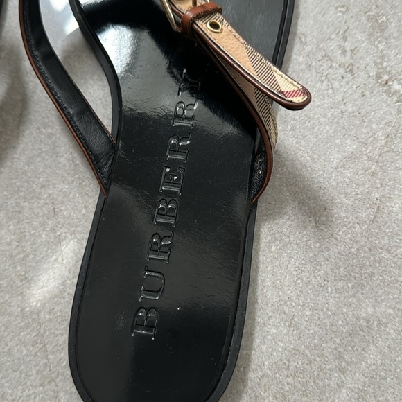 Authentic Burberry leather Sandals ! - Picture 2 of 5
